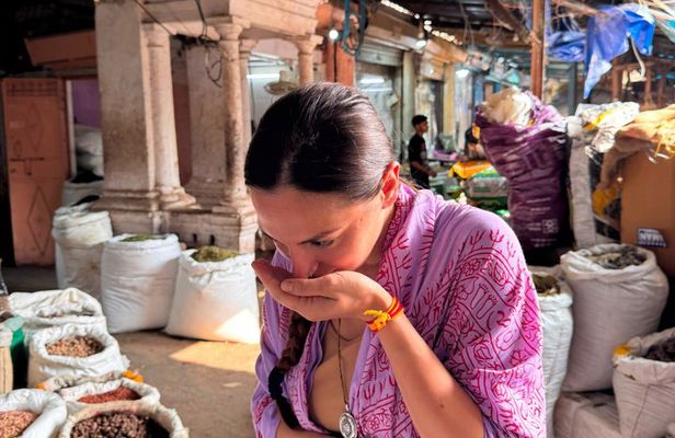 Old Delhi Spice Market, Street Food & Rickshaw Tour
