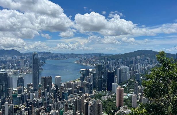 Private Tour: Victoria Peak & Lantau Big Buddha (same day)