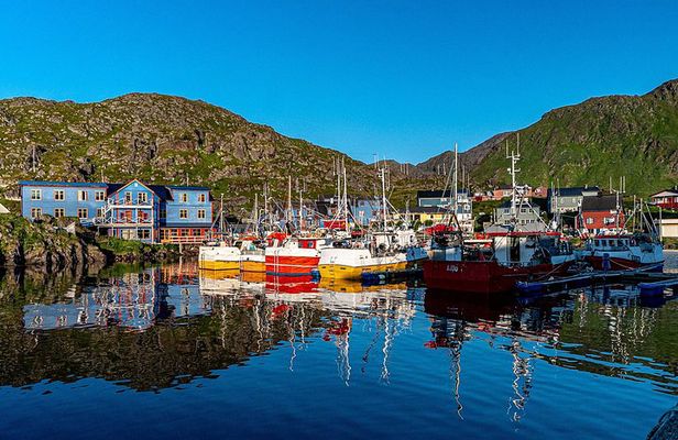 North Cape Sightseeing: Local Villages, Sami Culture, King Crabs!
