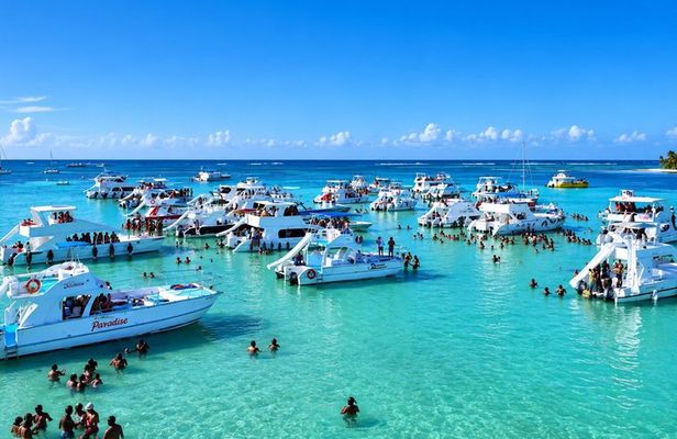 Adults Only Party Boat with Open Bar, DJ & Snorkeling Punta Cana
