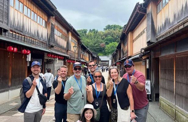Kanazawa Food Tour: Omicho Market & Geisha District