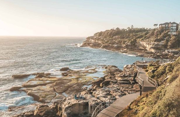Bondi to Coogee Guided Coastal Walk with Lunch at Coogee Pavilion