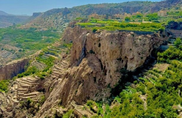 Shared Nizwa and Jebel Akhdar Tour with Local Guide