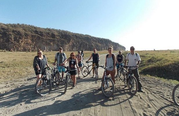 Hell's Gate, Lake Naivasha, & Crescent Island Tour from Nairobi