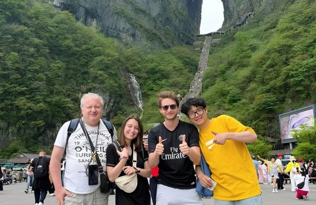 Zhangjiajie 2-Day Private Tour: Avatar Mountains & Glass Bridge