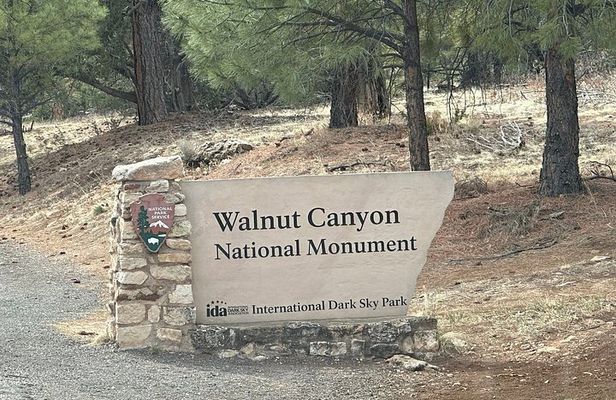 Walnut Canyon and Meteor Crater Day Tour from Scottsdale