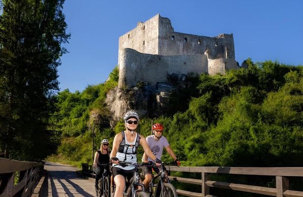 Discover Slunj on eBike with Mirela Active Studio