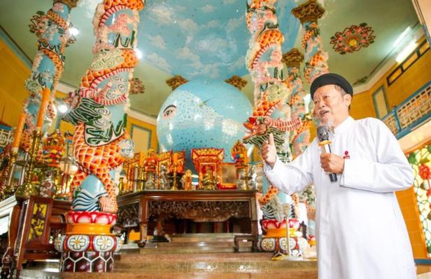 Ho Chi Minh City Five Faiths of Saigon Guided Tour in Saigon