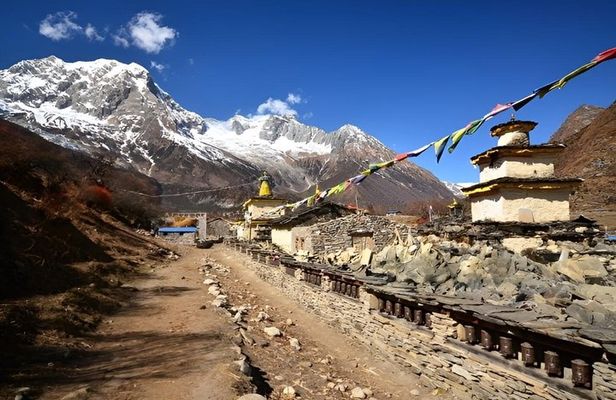 14 Days Guided Manaslu Circuit Trek