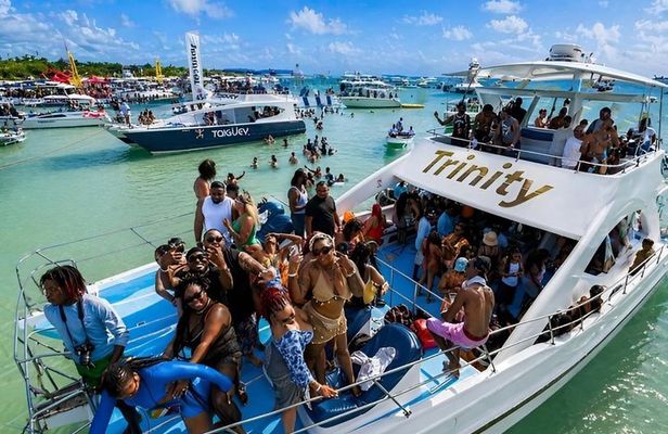 HipHop Party Boat Catamaran with DJ and Open Bar and Snorkel