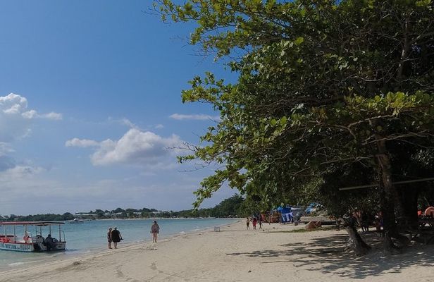 Negril Catamaran Party Cruise Experience