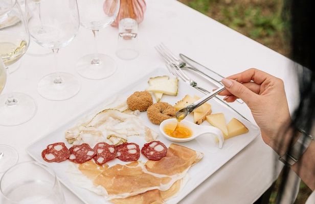 Pompeii & Classic Italian Lunch on Mt. Vesuvius