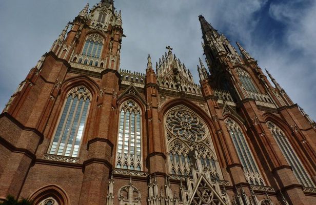 Discover La Plata Cathedral Museum of Natural Sciences and Forest