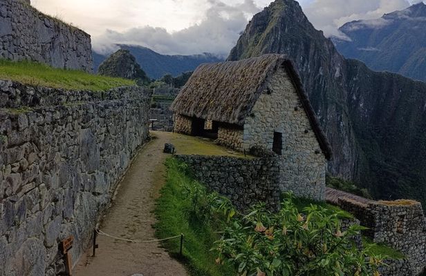 Machu Picchu and Sacred Valley 2 Day Panoramic Train Tour
