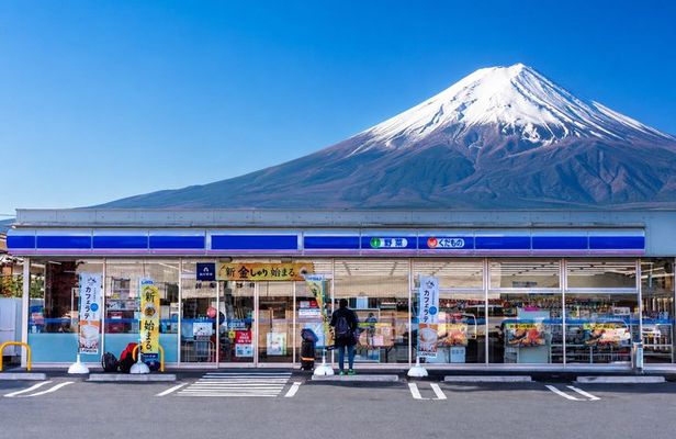 Mt. Fuji, Chureito Pagoda & Lake Kawaguchiko Day Tour from Tokyo