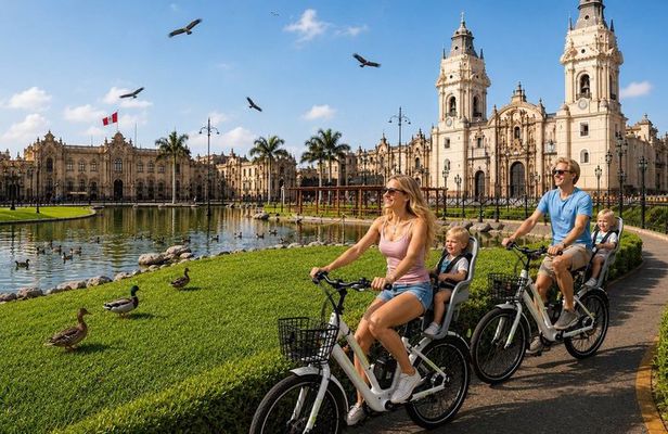 Lima Historic Centre from Miraflores by E bike 25km