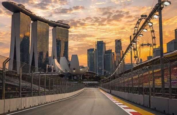 Singapore F1 Marina Bay Circuit: Behind-the-Scenes Walking Tour