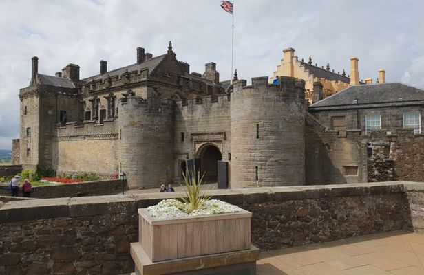 Kelpies, Loch Lomond and Stirling Castle, Private Day Tour