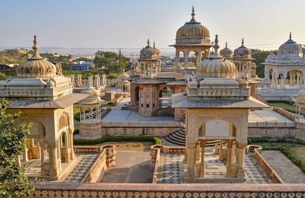From Delhi Jaipur Day Tour with Private Car Guide and Lunch