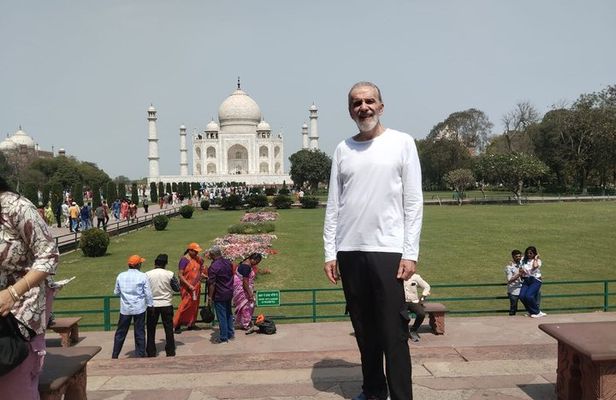 Agra Tour by Super fast Train from Delhi: All Inclusive