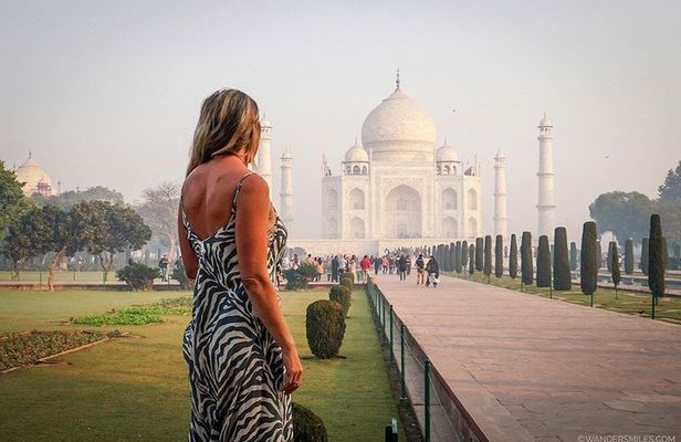 Guided Taj Mahal Tour from Delhi By Car All inclusive