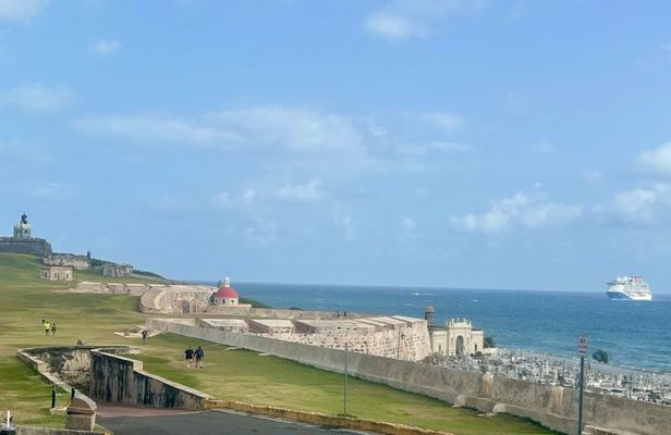 2-in-1 Old San Juan Walking Tour and Beach Day-Transport Included