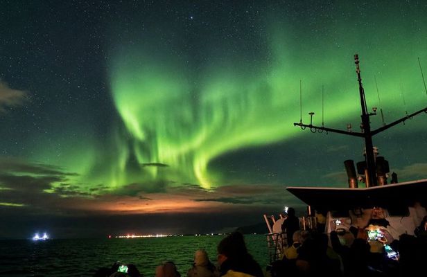 Northern Lights Boat Tour with Hot Chocolate and Free Retry
