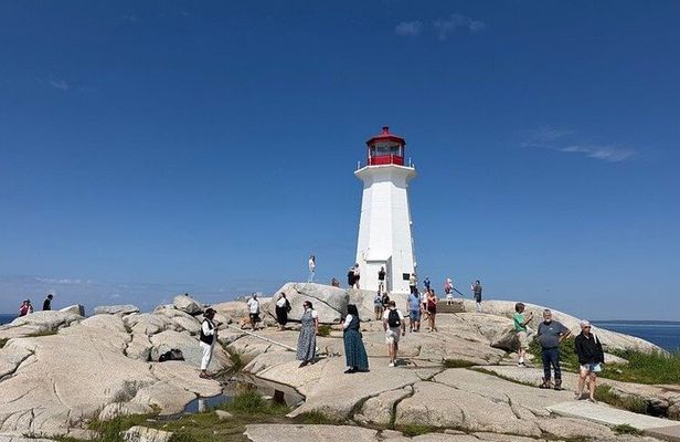 Peggy's Cove and Halifax Highlights Sightseeing Tour