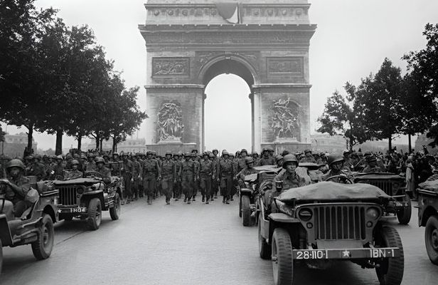 Paris WWII Occupation and Liberation Walking Tour