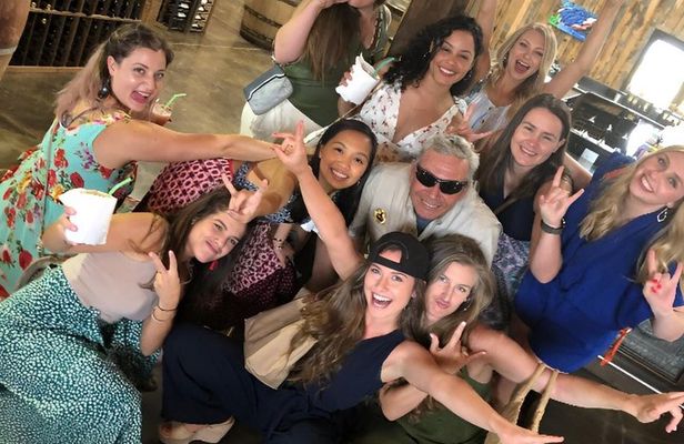 Visit 3 Wineries with Tasting and Lunch in Fredericksburg
