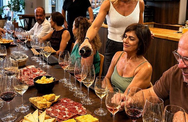 Málaga Andalusian Wine Tasting: 5 Wines and Local Food