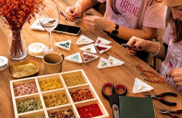 Jewelry Workshop with Unlimited Wine - Valencia