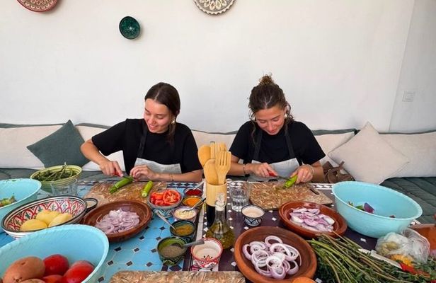 Marrakech Moroccan Cooking Class with Local Market Visit in Riad
