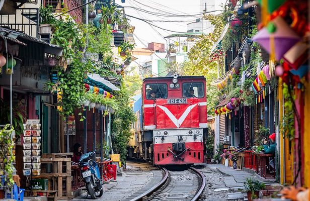Private Hanoi Walking Tour Hidden Gems and Train Street