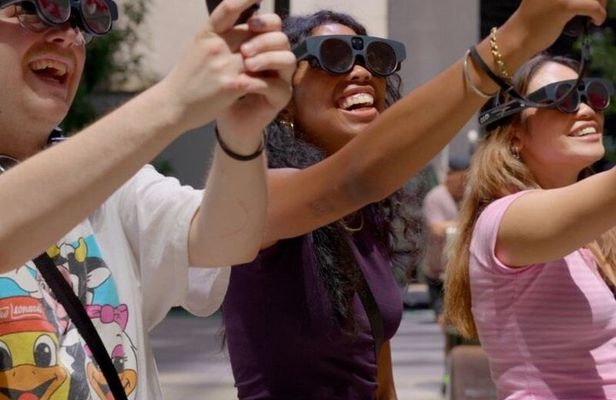 New York AR Graffiti Walking Tour Experience