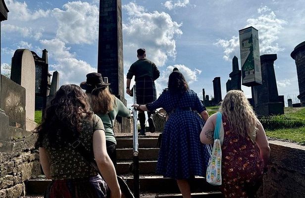 Complete Edinburgh Experience Old and New Town Tour