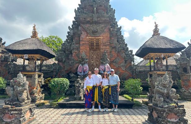 Best Ubud Private Tour : Monkey Forest, Rice Terraces & Waterfall