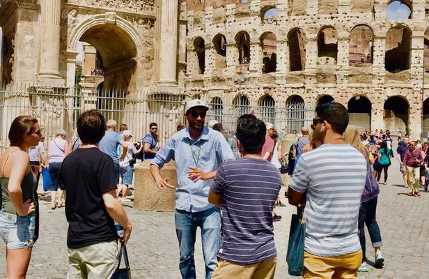 Colosseum Express : Guide + Regular Entry | Small Group