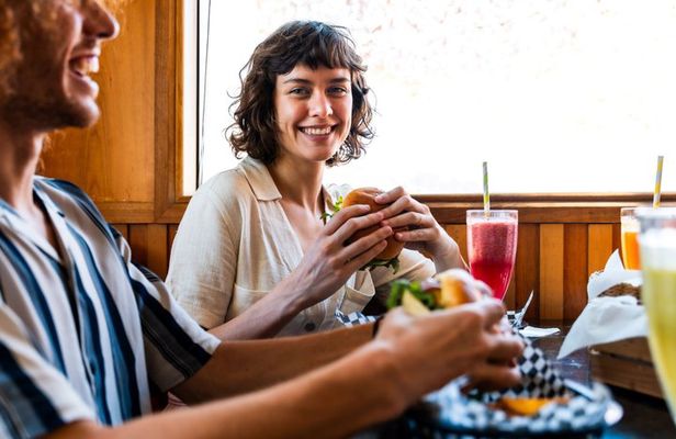 Kingston: Downtown Food Tour with 6 Tastings & Secret Dish