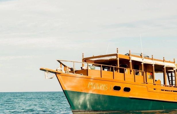Phuket Private Longtail Boat with Special Jacuzzi to Banana Beach