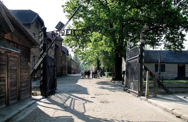 Auschwitz Birkenau Guided Tour and Tickets with Private Transport