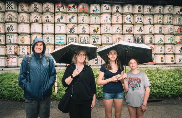Tokyo Meiji Shrine and Limited Access to Spiritual Landmarks Tour