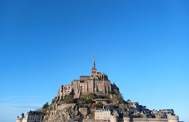 Guided tour of the village of the Mont-Saint-Michel