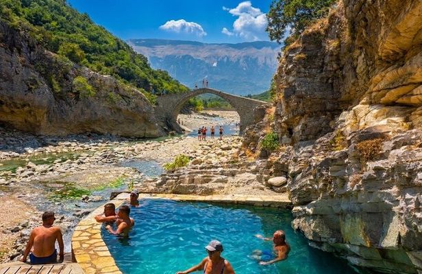 Bënja Thermal Baths and Langarica Canyon Tour from Saranda Ksamil