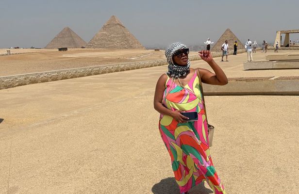 Giza Pyramids and Gem All Inclusive Tour