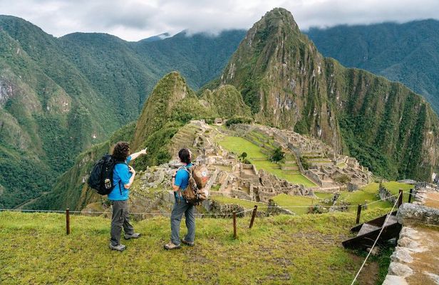 Sacred Valley VIP + Short Inca Trail to Machu Picchu 3 Days