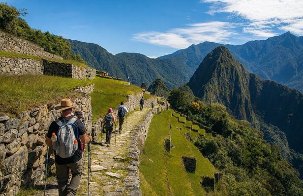 2-Day Inca Trail to Machu Picchu with VistadomeTrain