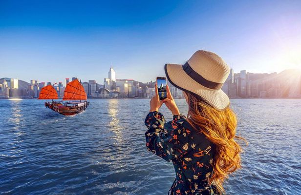 Hong Kong Walking Tour with Audio Guide on your Smartphone