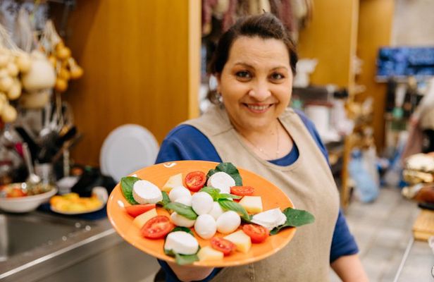 NEW Sorrento: Amalfi Coast Food Tour with Limoncello and Tastings
