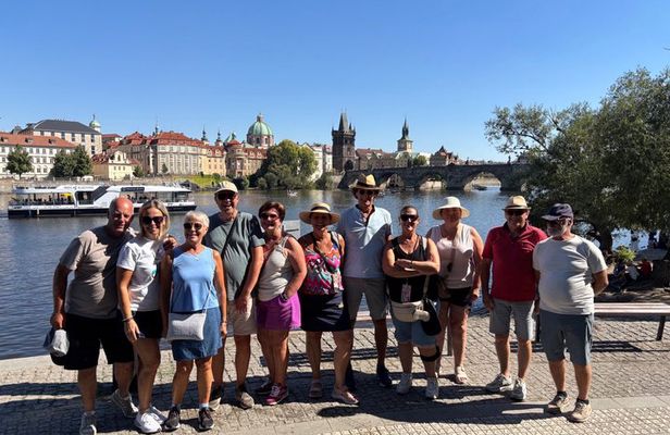 Prague Highlights and Hidden Gems Walking Tour with a Drink